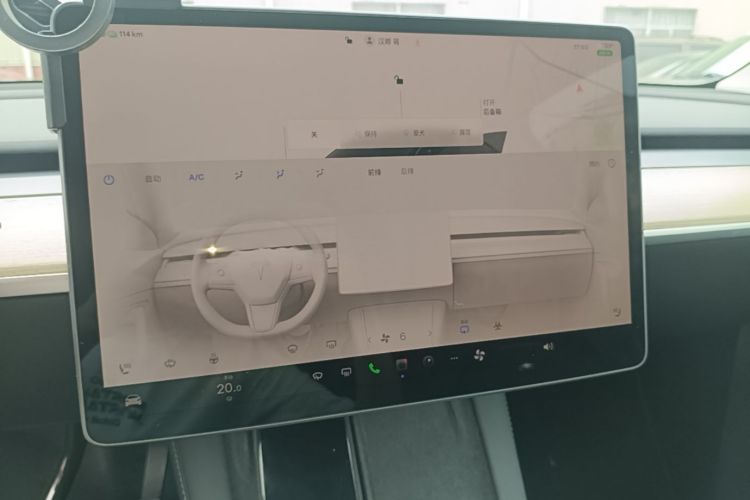 Tesla Model Y 2023 car image #13