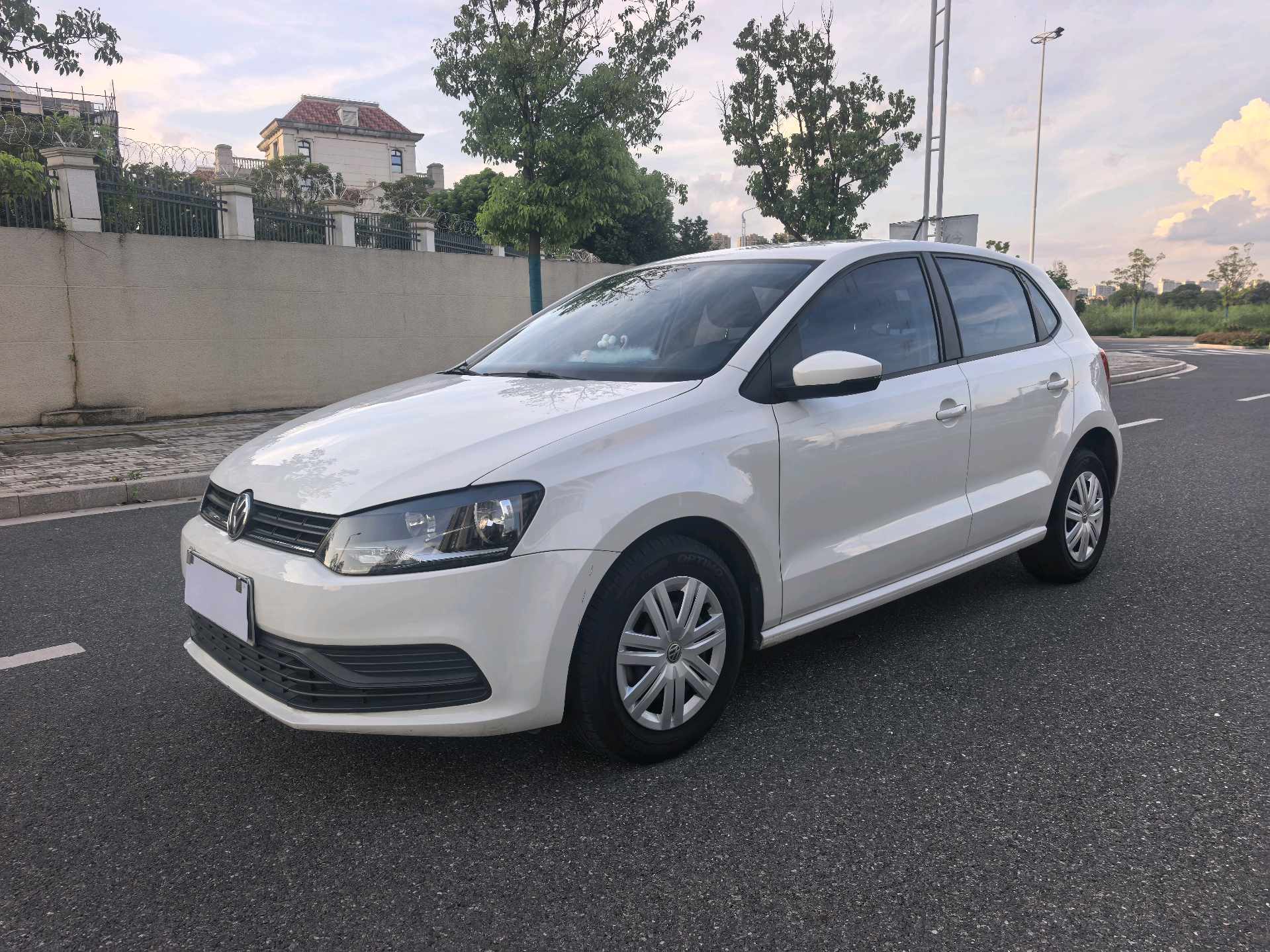 Volkswagen Polo 2018 Volkswagen Polo 2018 car image