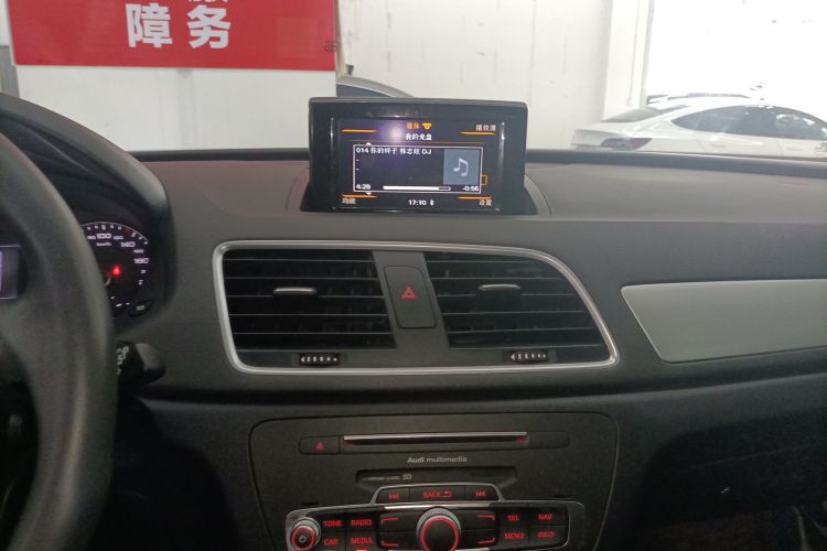 Audi Q3 2018 image de voiture #17