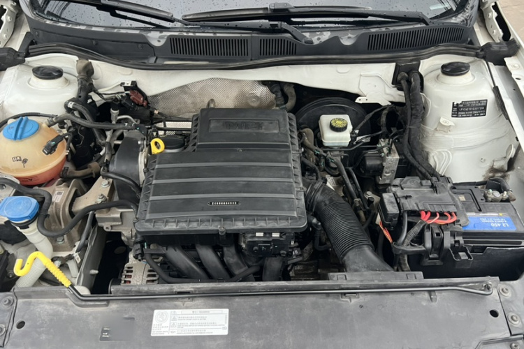 Volkswagen Bora 2016 car image #18