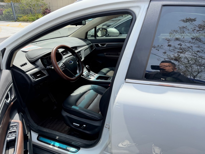GEELY Emgrand GS 2017 car image #3