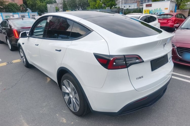 Tesla Model Y 2021 car image #5