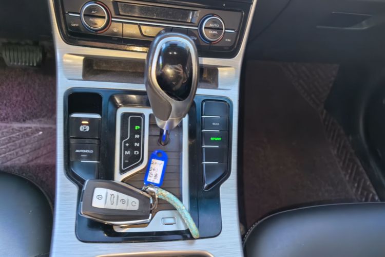 GEELY Emgrand GS 2019 #14 GEELY Emgrand GS 2019 car image #14
