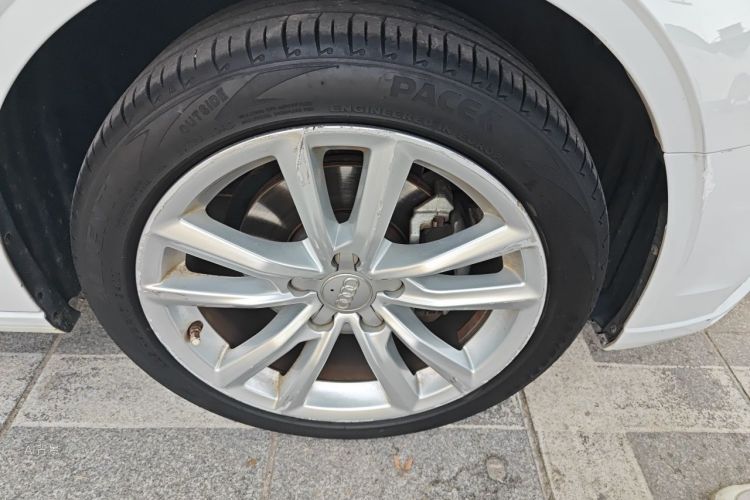 Audi A3 2018 car image #9