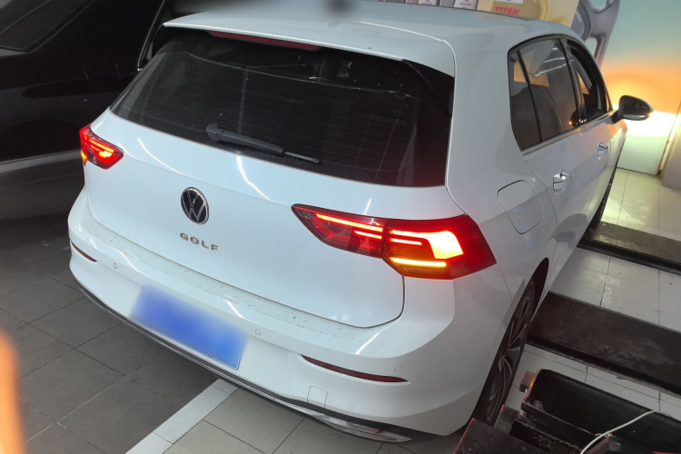 Volkswagen Golf 2022 imagen de coche #7