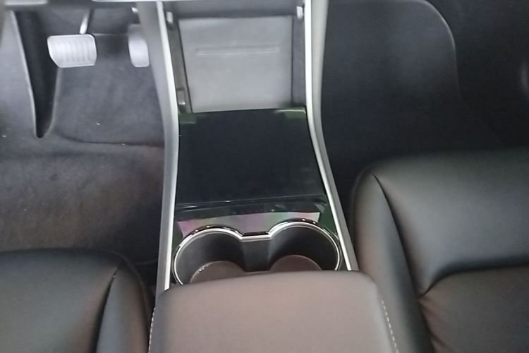 Tesla Model 3 2020 car image #14