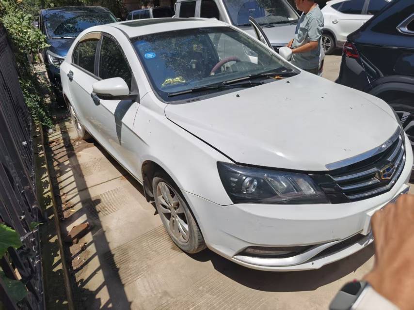 GEELY Emgrand 2016 GEELY Emgrand 2016 immagine di auto