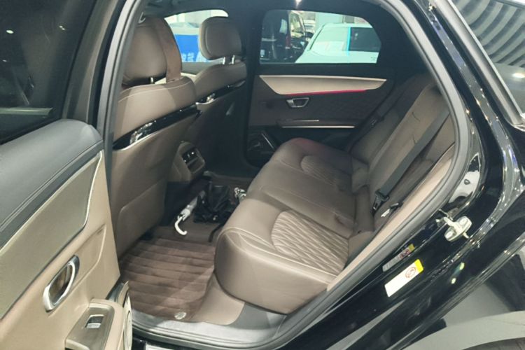 BYD Han 2023 immagine di auto #17