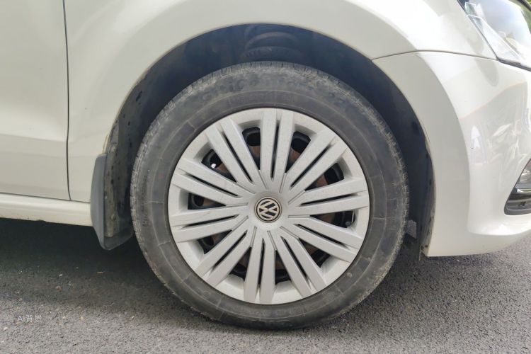 Volkswagen Polo 2019 car image #9