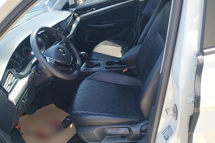 Volkswagen Bora 2023 car image #15