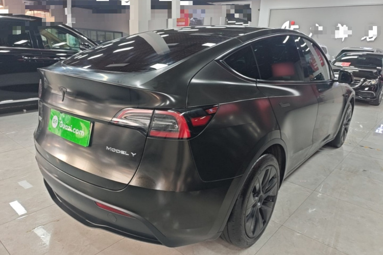 Tesla Model Y 2024 #7 Tesla Model Y 2024 car image #7