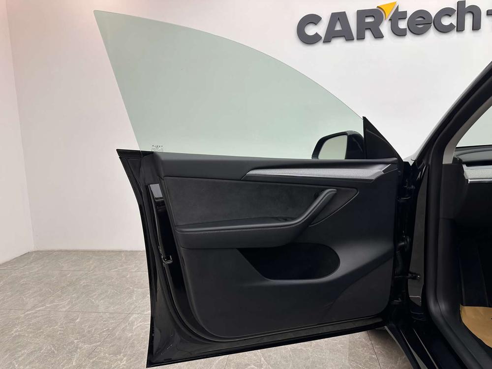 Tesla Model Y 2023 #20 Tesla Model Y 2023 car image #20