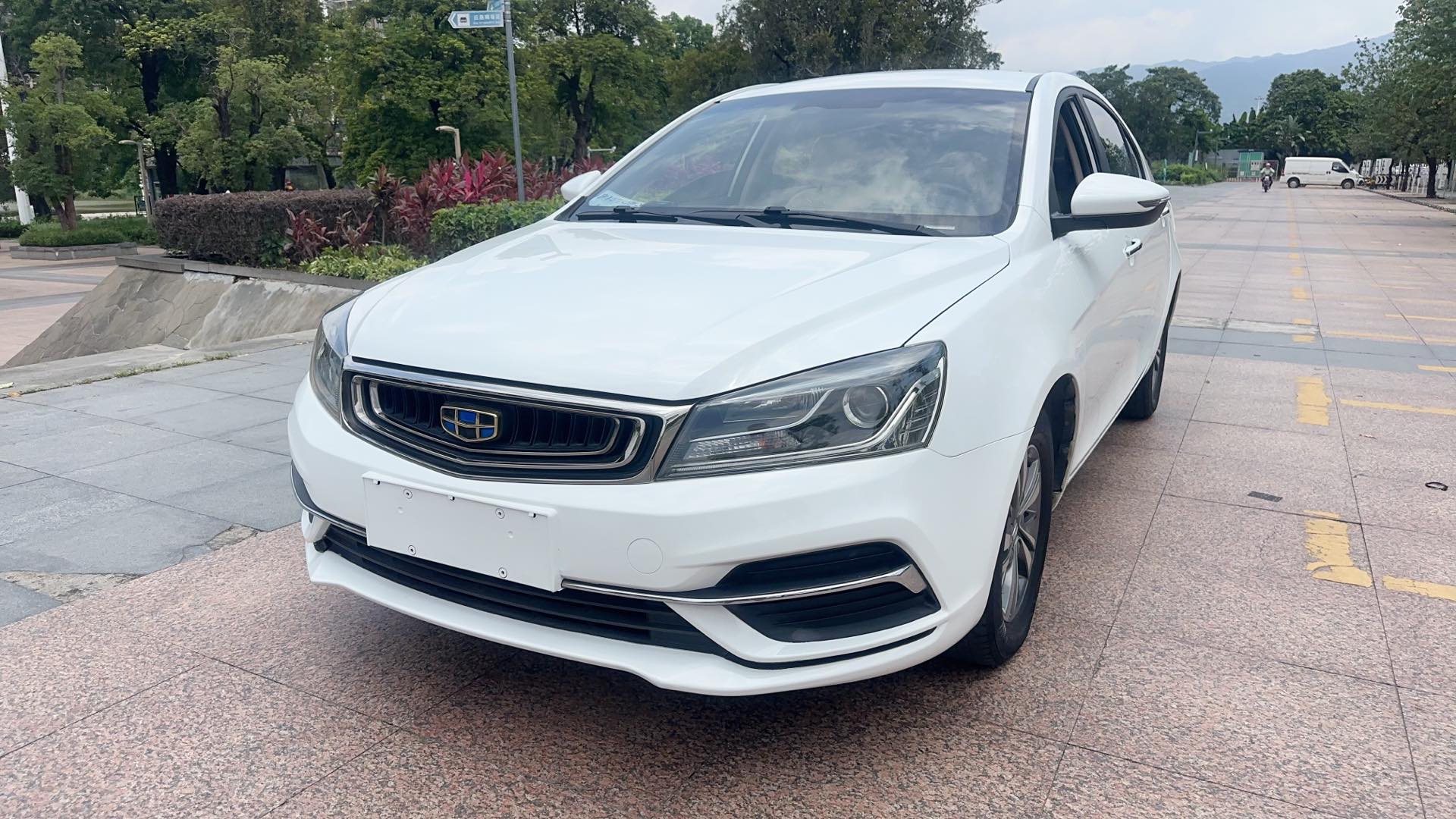 GEELY Emgrand 2018 car image 