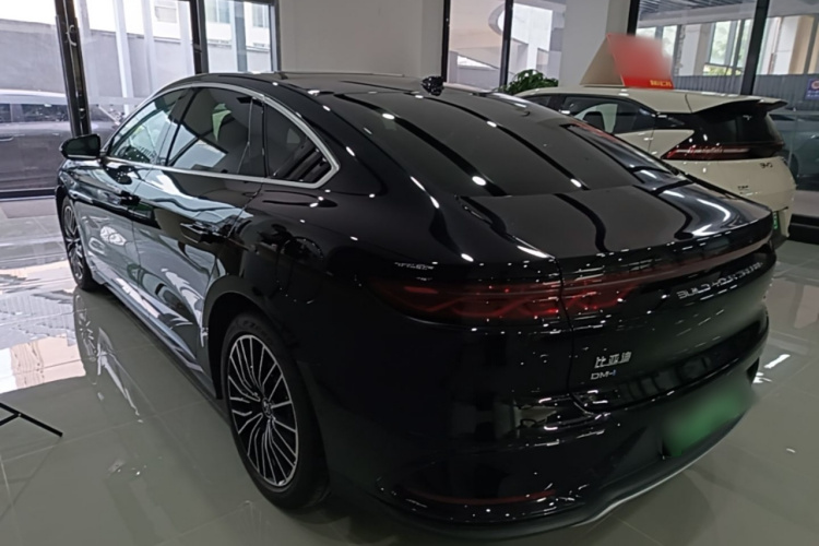 BYD Han 2025 car image #5