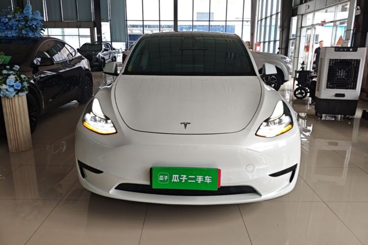 Tesla Model Y 2022 car image #3
