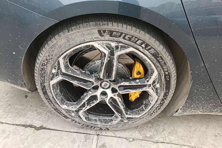 MI SU7 2024 image de voiture #10