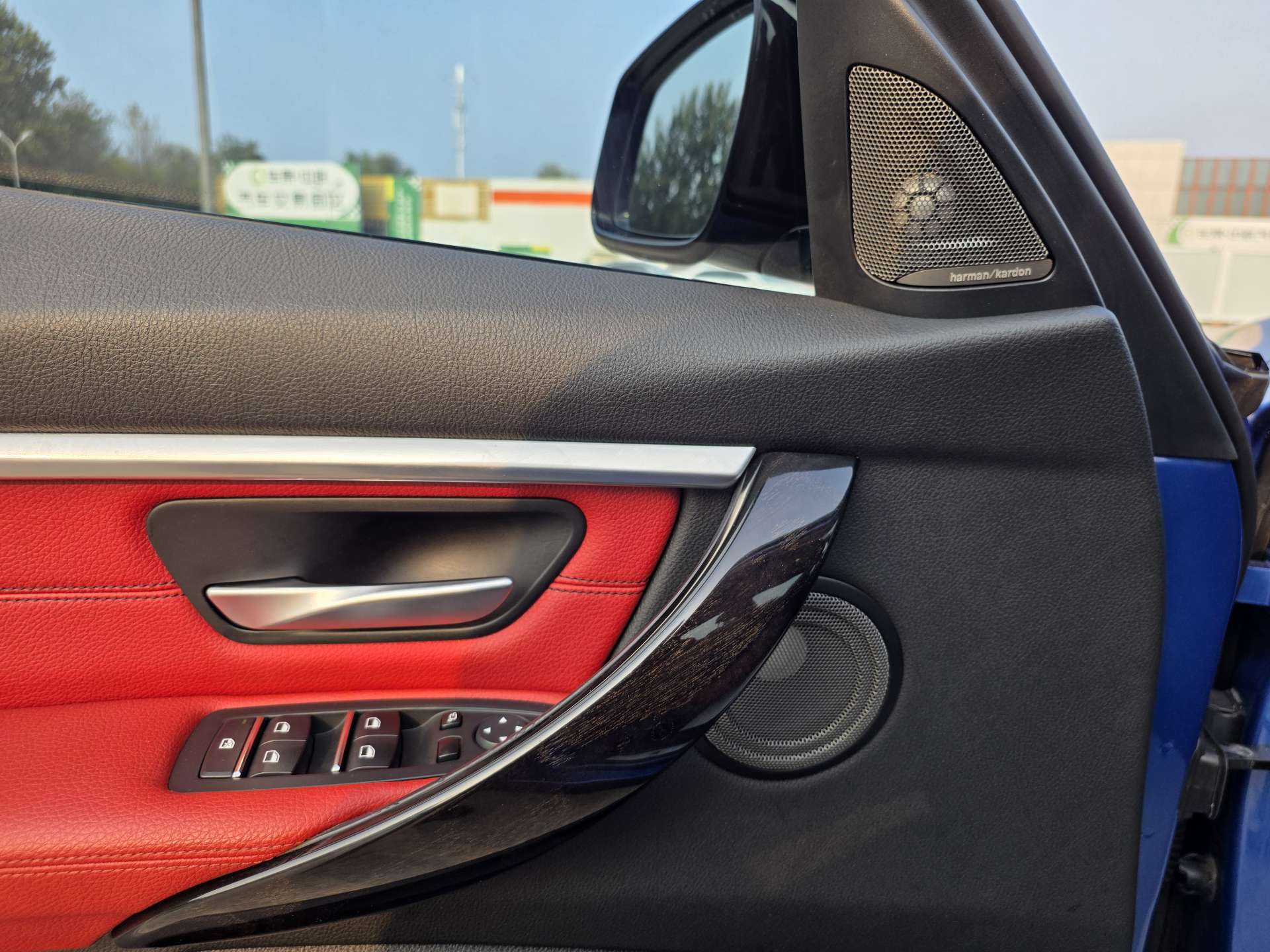 BMW 3 Series 2018 #4 BMW 3 Series 2018 car image #4