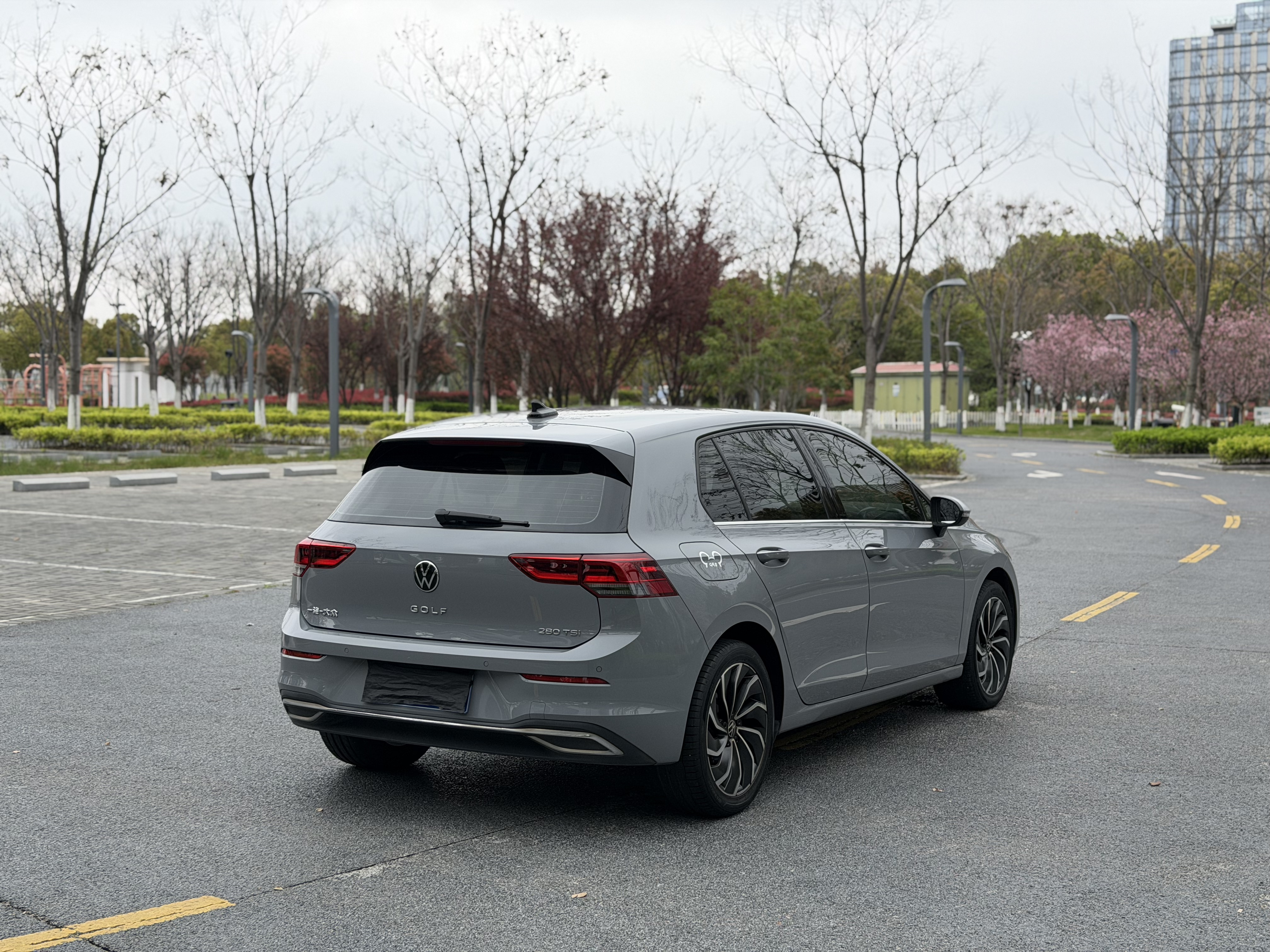 Volkswagen Golf 2021 car image #10