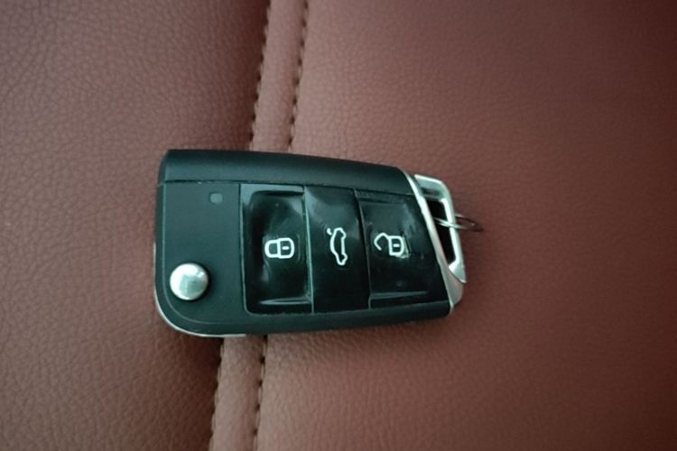 Volkswagen Golf 2017 car image #9
