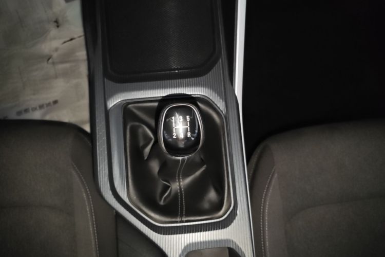 GEELY Emgrand 2026 car image #18