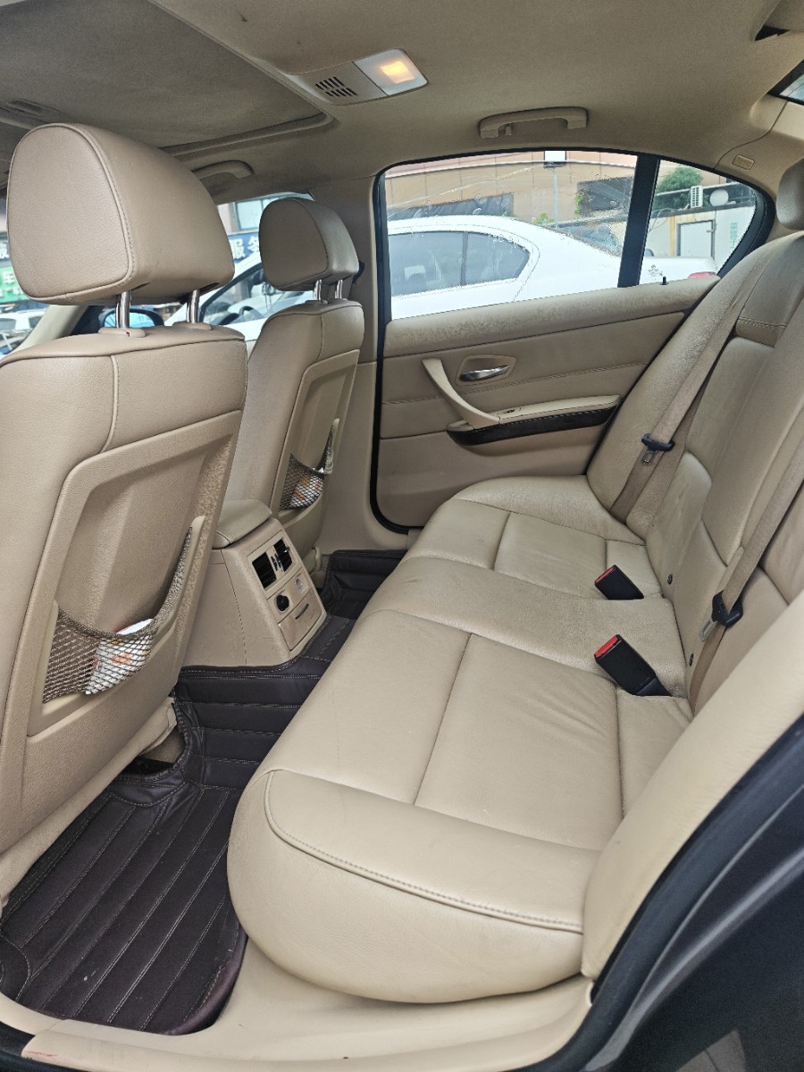 BMW 3 Series 2009 #4 BMW 3 Series 2009 car image #4