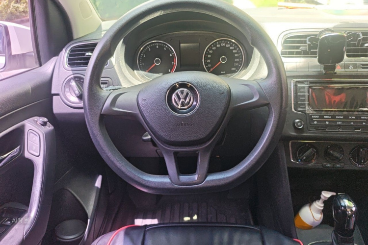 Volkswagen Polo 2015 #12 Volkswagen Polo 2015 car image #12