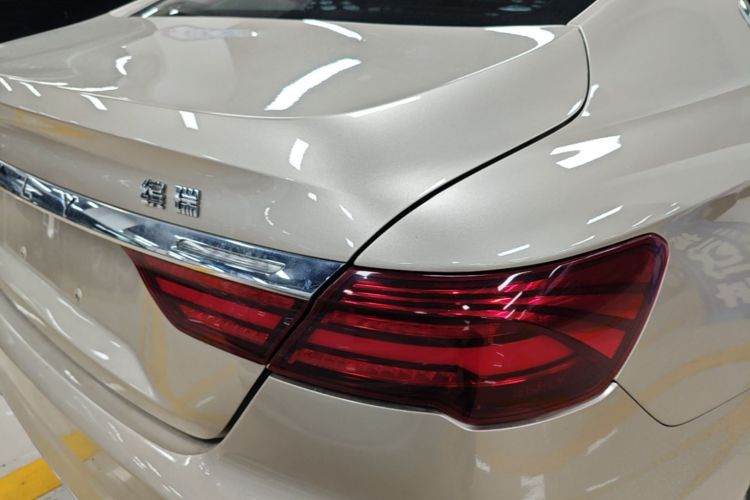 GEELY Binray 2019 car image #8