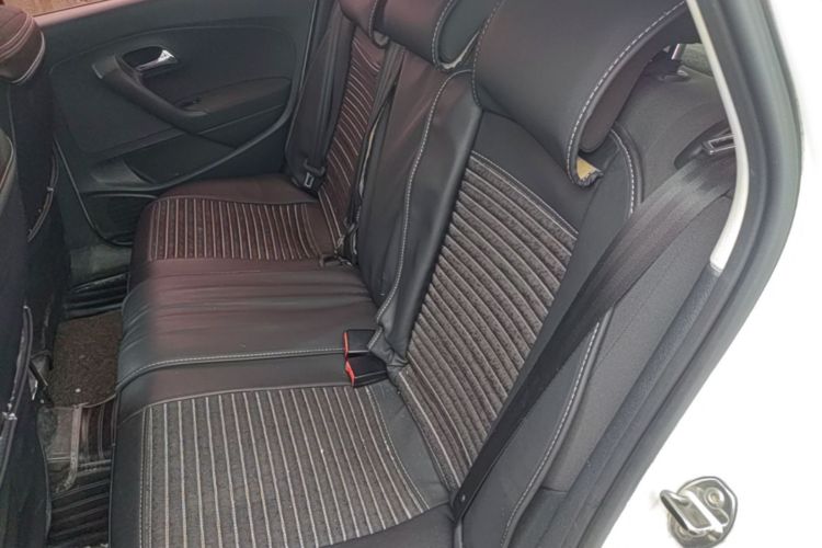 Volkswagen Polo 2018 car image #17