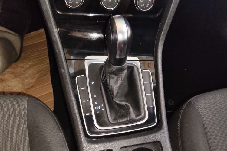 Volkswagen Golf 2019 imagen de coche #14