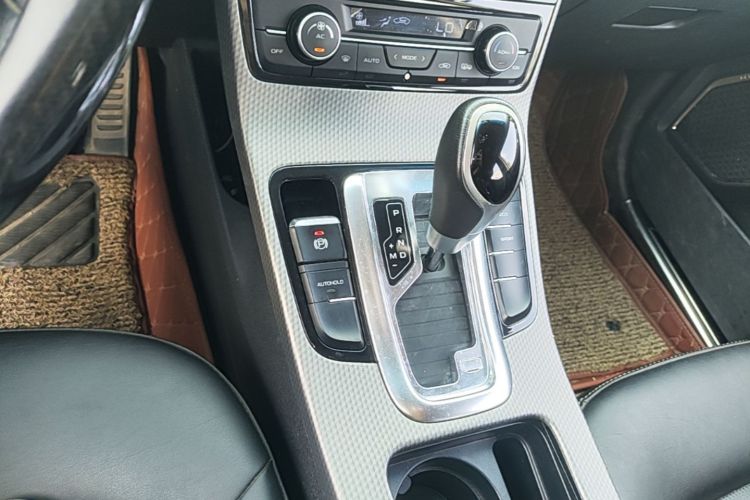GEELY Emgrand GS 2016 car image #14