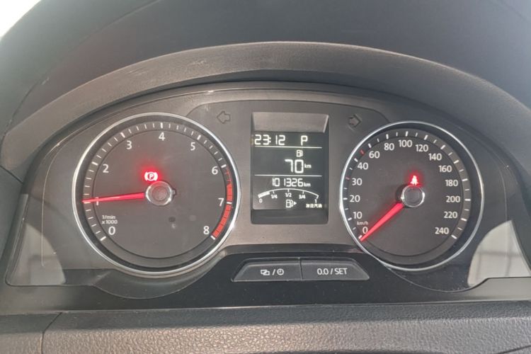 Volkswagen Santana 2017 car image #12