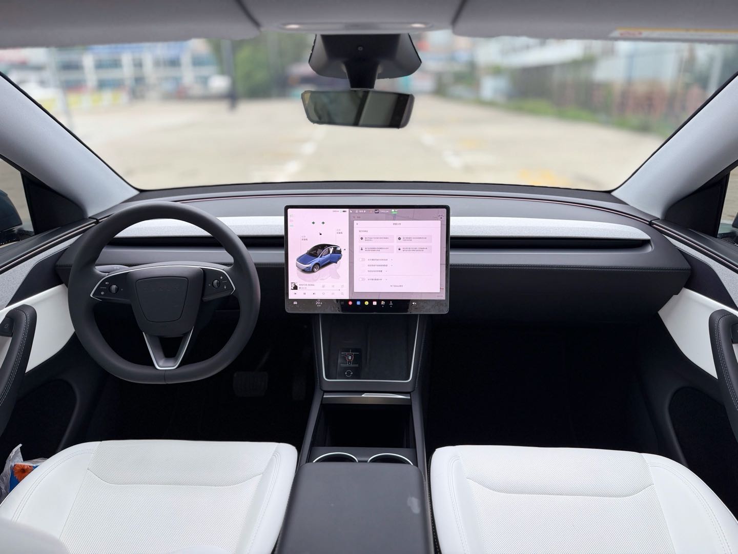 Tesla Model Y 2025 #11 Tesla Model Y 2025 car image #11