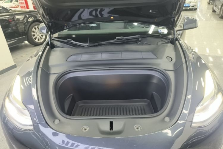 Tesla Model Y 2024 #20 Tesla Model Y 2024 car image #20
