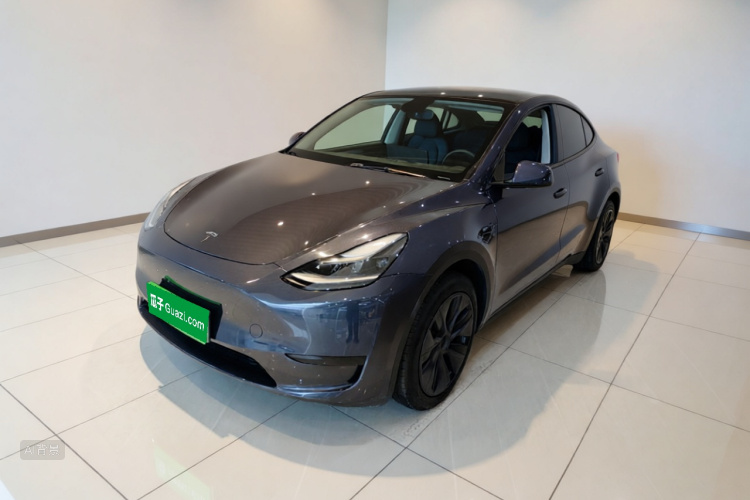 Tesla Model Y 2024 #2 Tesla Model Y 2024 car image #2