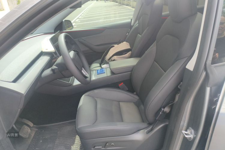 Tesla Model Y 2025 #17 Tesla Model Y 2025 car image #17
