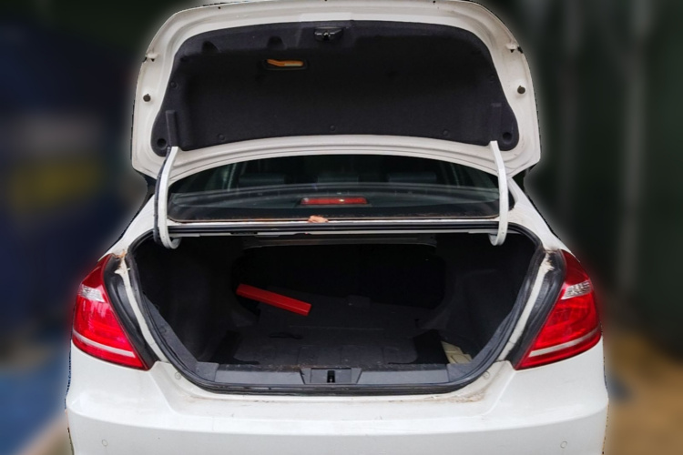 GEELY Emgrand 2016 #21 GEELY Emgrand 2016 car image #21