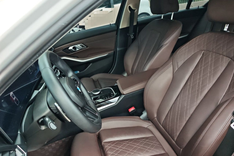 BMW 3 Series 2023 car image #15