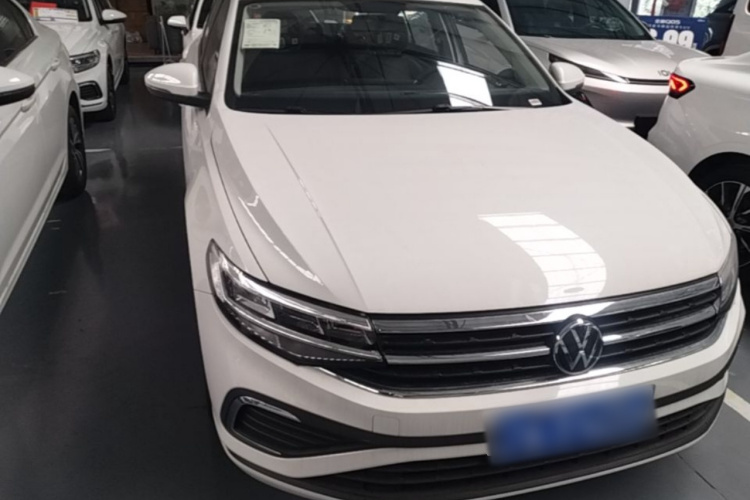 Volkswagen Bora 2026 car image #3
