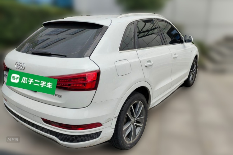 Audi Q3 2019 car image #7