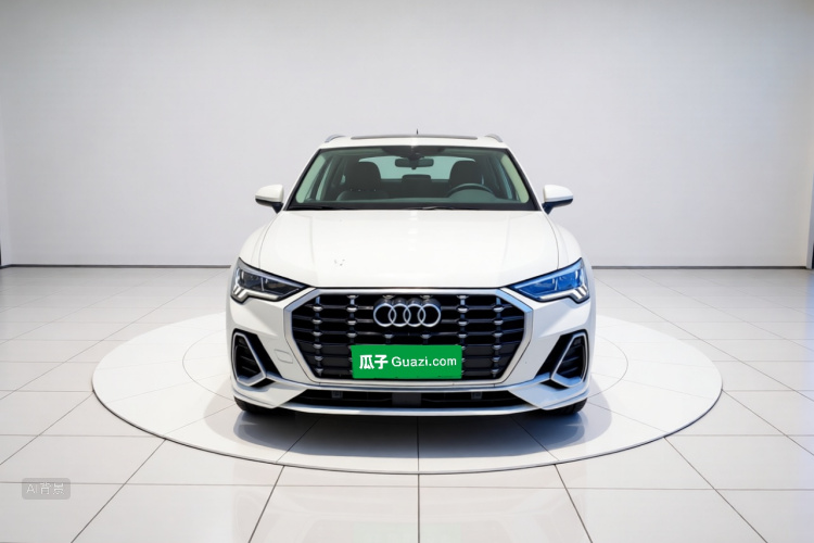 Audi Q3 2022 car image #3