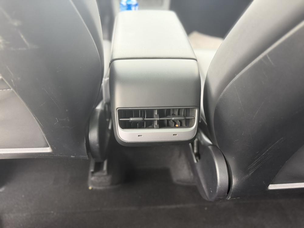 Tesla Model Y 2023 #10 Tesla Model Y 2023 car image #10