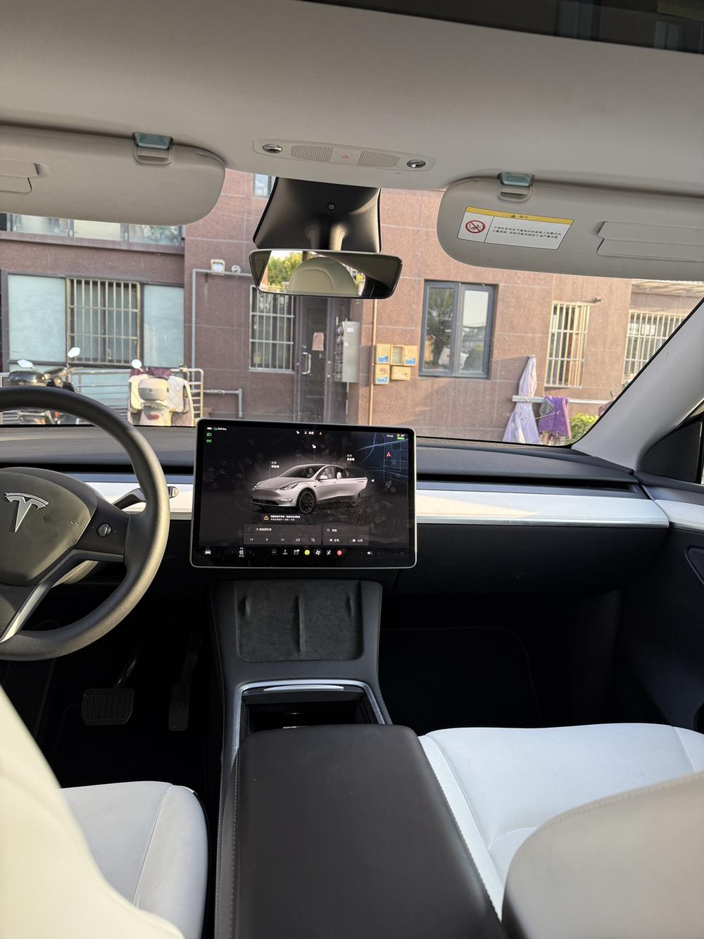 Tesla Model Y 2023 #7 Tesla Model Y 2023 car image #7