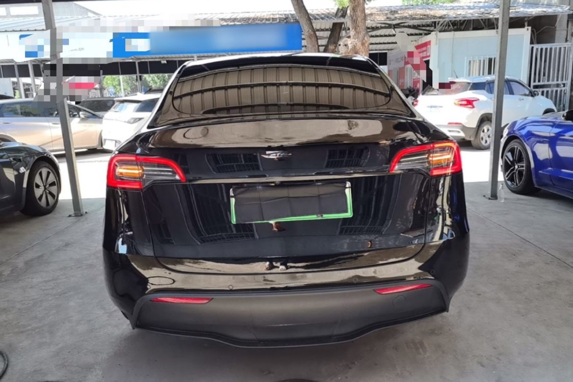 Tesla Model Y 2023 immagine di auto #6