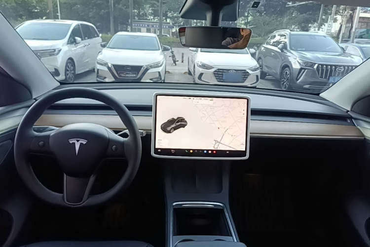 Tesla Model Y 2021 car image #10