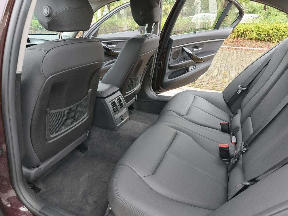 BMW 3 Series 2017 #15 BMW 3 Series 2017 car image #15