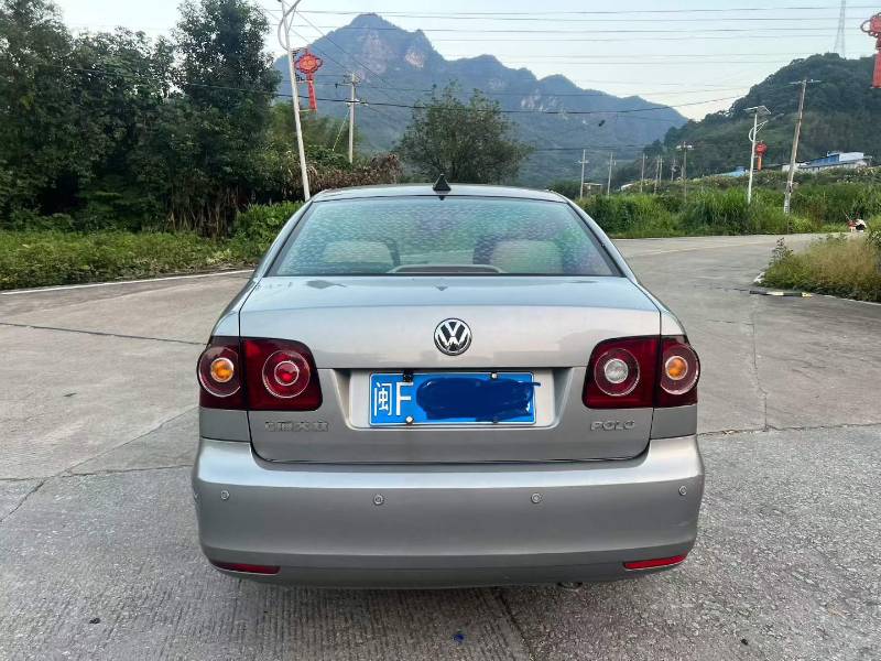 Volkswagen Polo 2011 car image #4