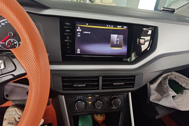 Volkswagen Polo 2022 car image #15