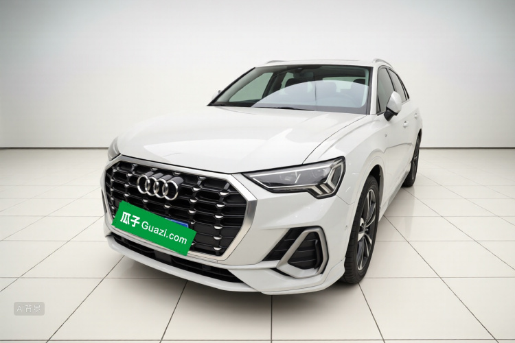 Audi Q3 2022 car image #2