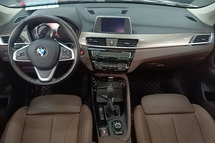 BMW X1 2018 immagine di auto #11
