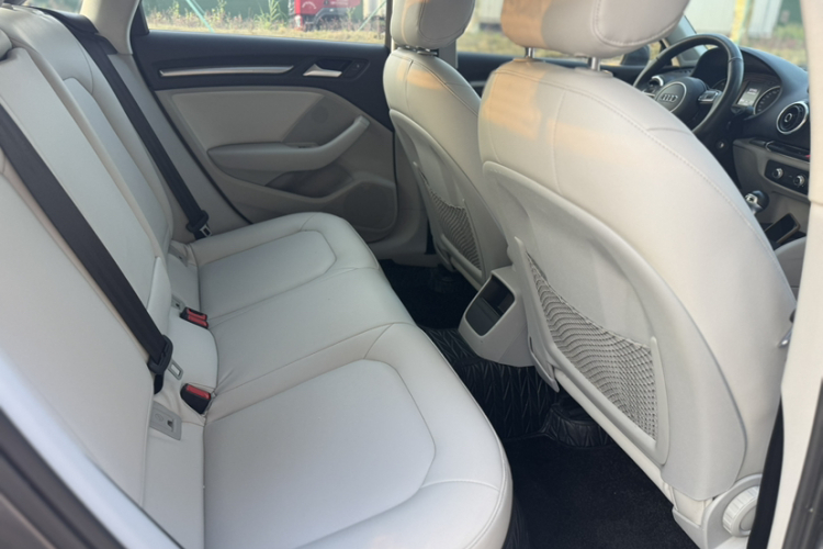 Audi A3 2016 car image #18